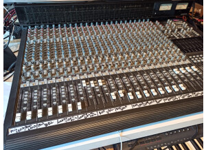 Mackie 8 Bus Series 24/8/2 (24916)