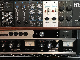Sphere Recording Consoles Fab 500 : Fab 500 in rack