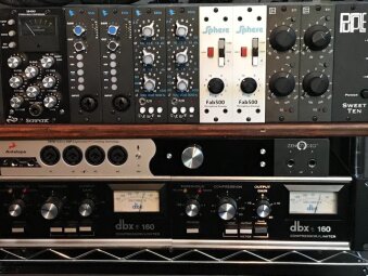 Sphere Recording Consoles Fab 500 : Fab 500 in rack Sphere Recording Consoles Fab 500 : Fab 500 in rack