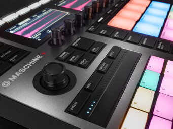 Maschine-Plus-detail-02 Maschine-Plus-detail-02