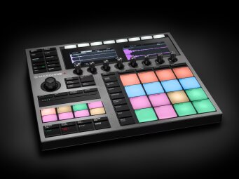Maschine-Plus-angle-01 Maschine-Plus-angle-01