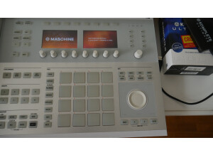 Native Instruments Maschine Studio (6111)