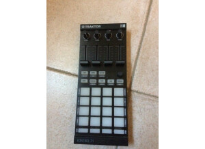 Native Instruments Traktor Kontrol F1 (15994)