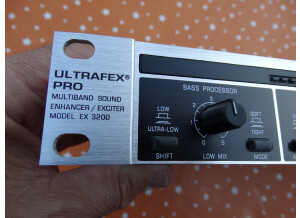 Behringer UltraFex Pro EX3200 (5149)