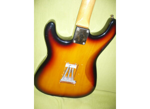 Fender [Artist Series] Stevie Ray Vaughan Stratocaster- 3-color Sunburst Pau Ferro
