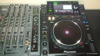 Pioneer CDJ-2000
