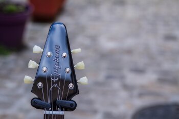 EpiFlyingV-18 EpiFlyingV-18