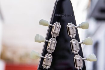 EpiFlyingV-11 EpiFlyingV-11