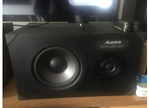 alesis monitor one Right