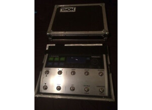 Tc-helicon-voicelive-3-pedal-board-pedalboard-flightcase