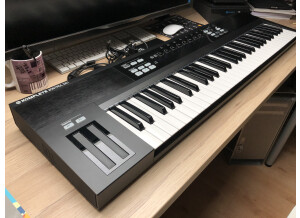 Native Instruments Komplete Kontrol S61 (2324)