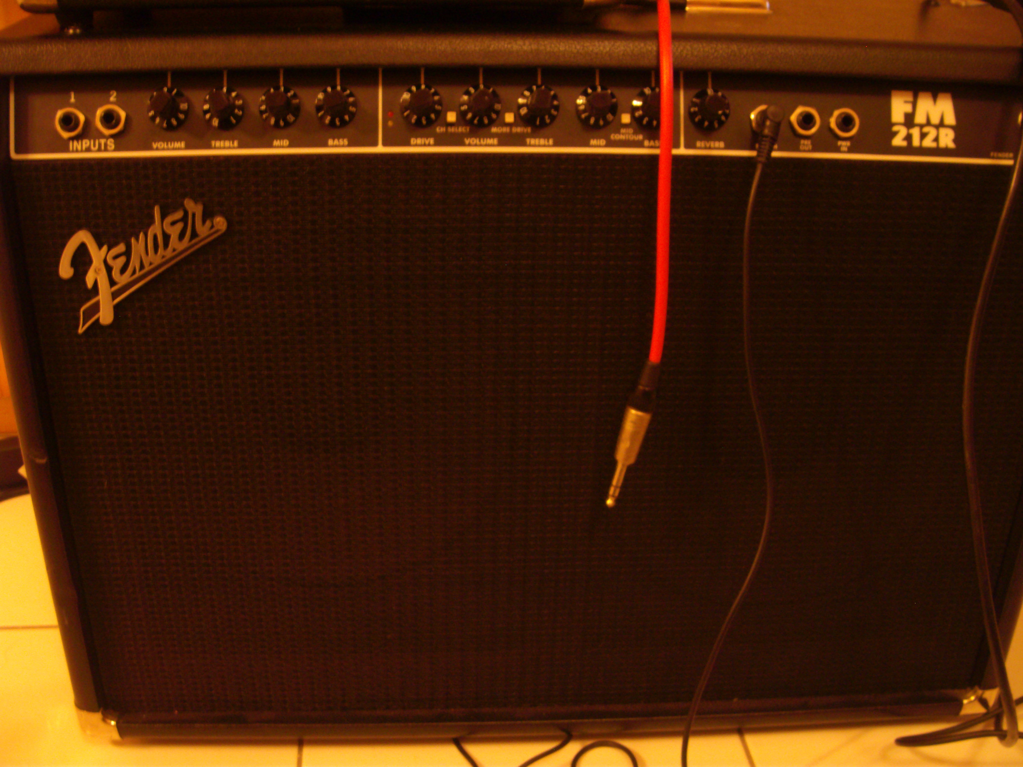 Fender FM 212R