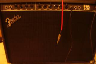 Fender FM 212R