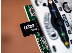 uhe-cvilization-sd-card-reader-closeup
