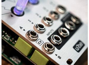 uhe-cvilization-input-output-cv-connectors-closeup