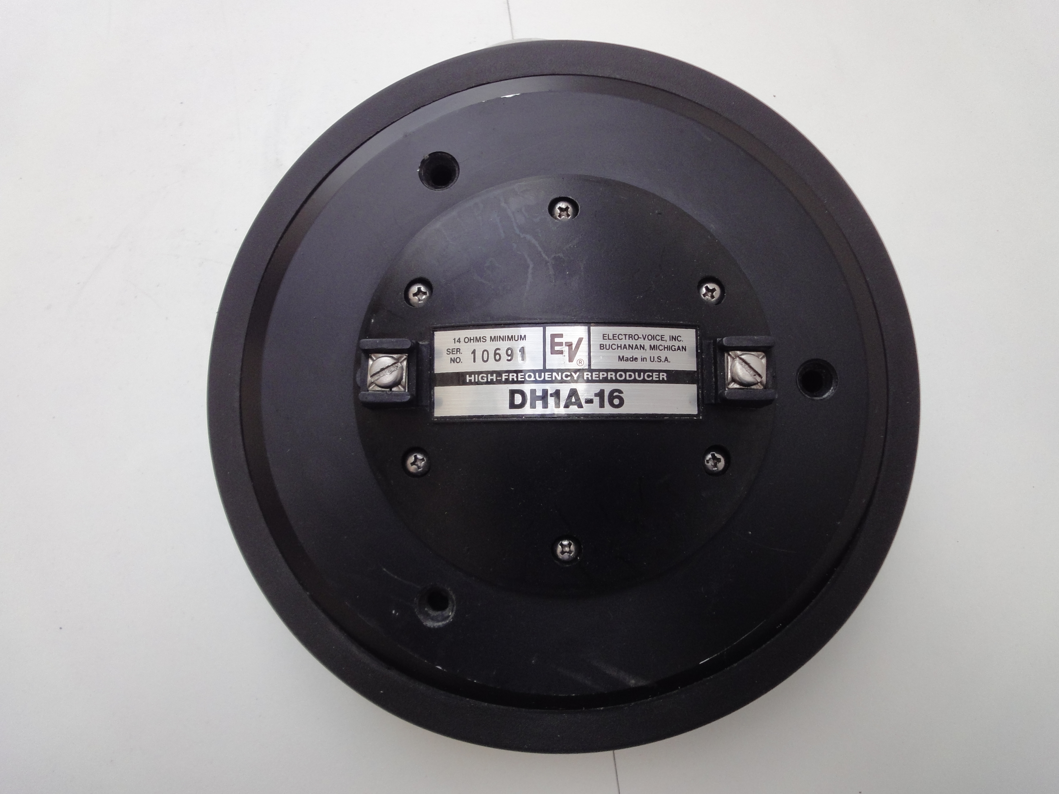 Vends 8 Moteurs d’aigus, DH 1A-16. ELECTRO-VOICE. Prix Unitaire ferme. 