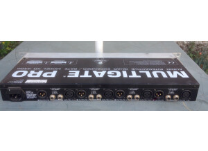 Behringer Multigate Pro XR4400 (2971)