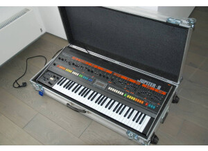 Roland Jupiter-8 (81090)