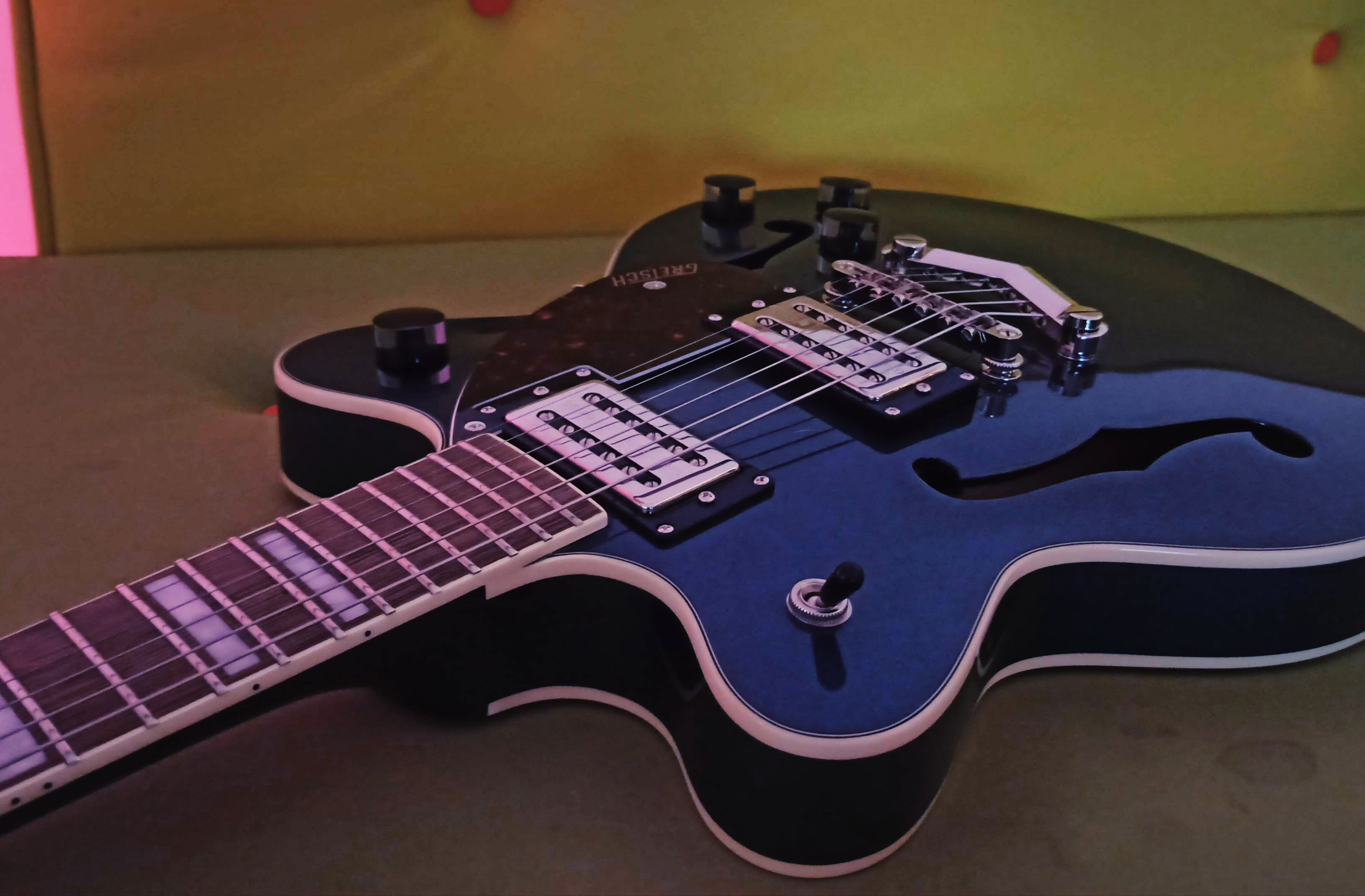 Gretsch G2655 Streamliner Center Block Jr. Double-Cut with V-Stoptail