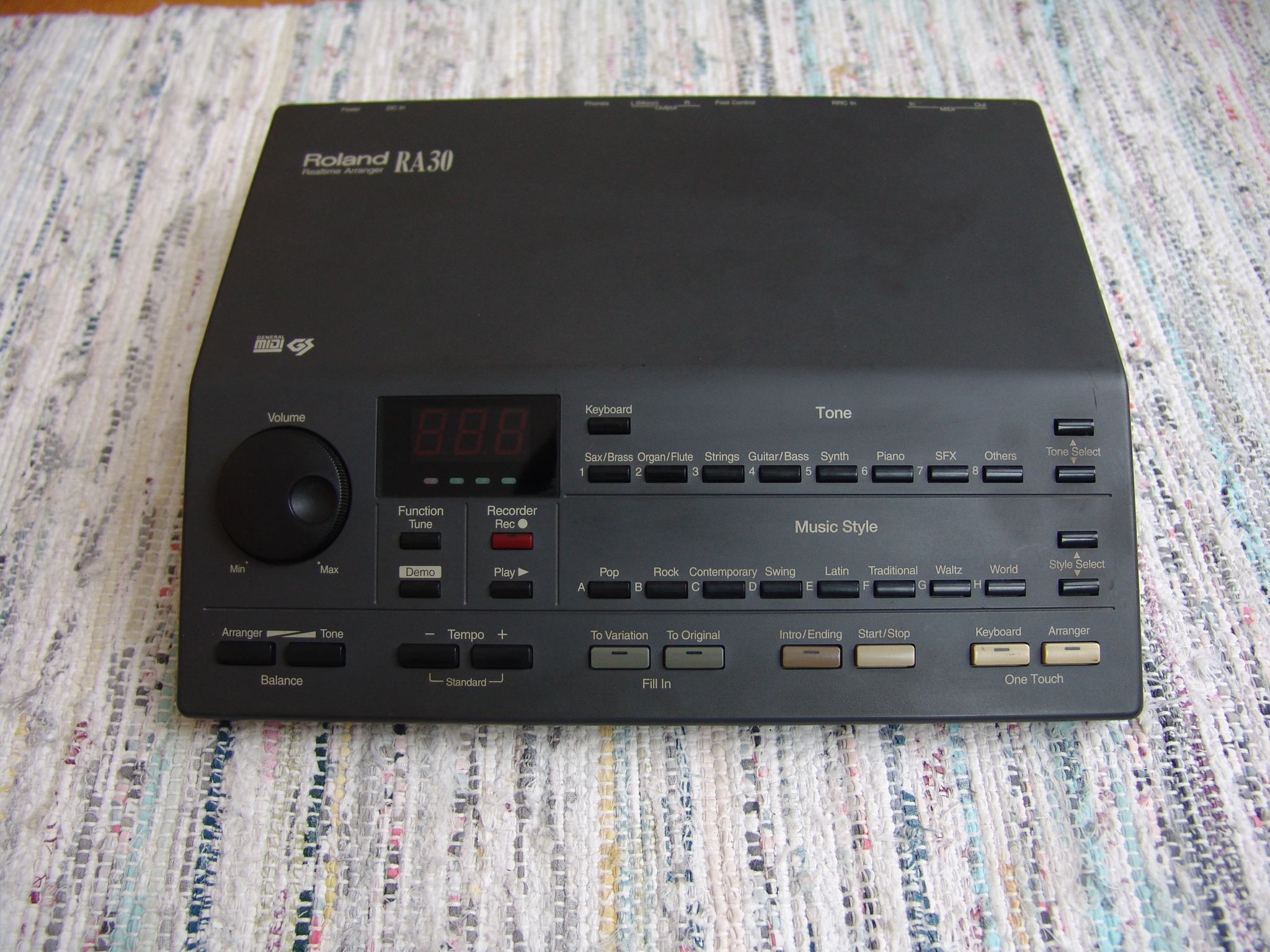 Roland RA-30