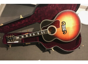 Gibson J-200 Standard