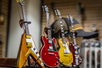 CornerGibson-4 CornerGibson-4