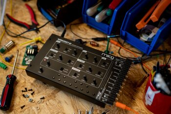 Werkstatt_Engineer Desk_Beauty-4 Werkstatt_Engineer Desk_Beauty-4