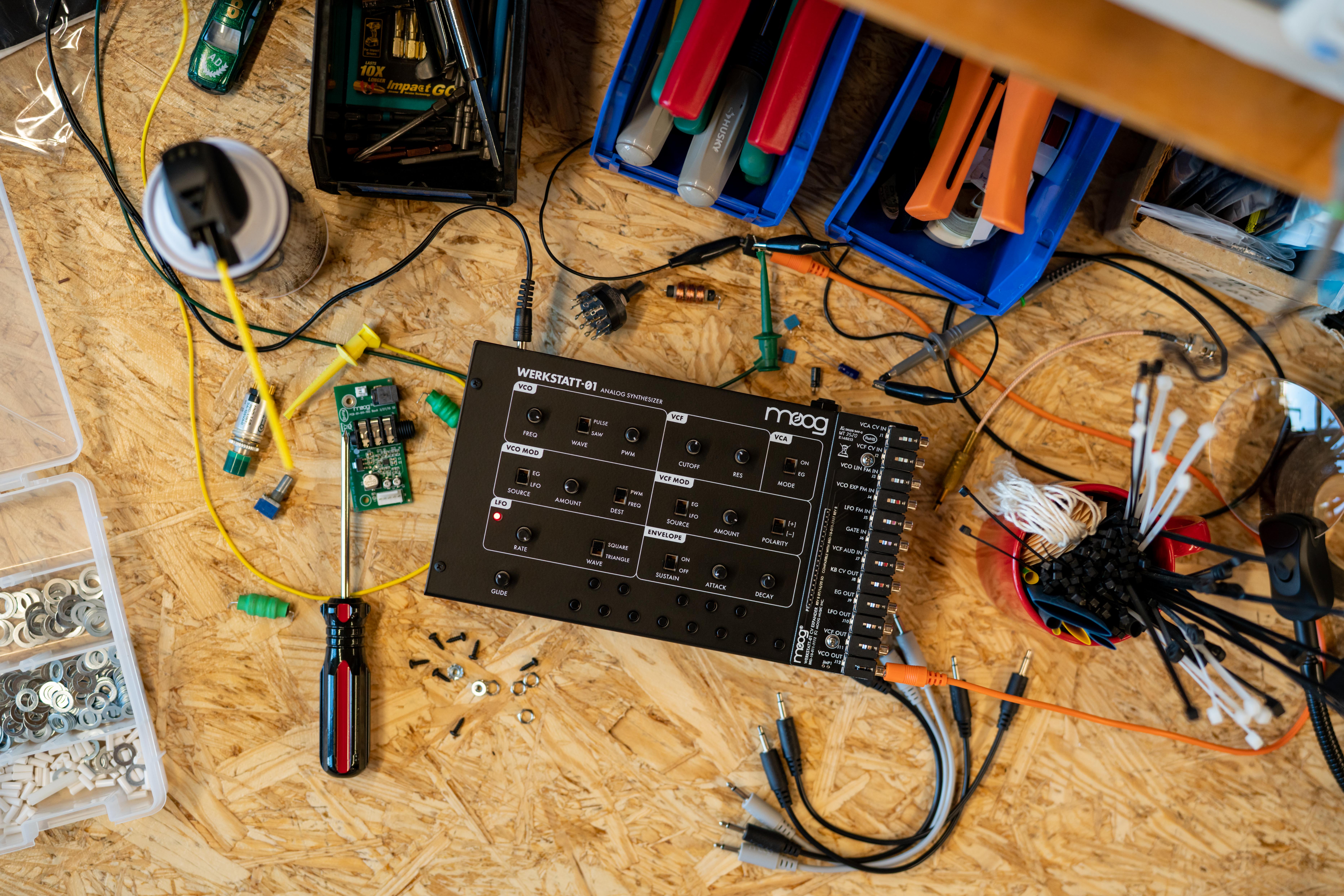 Werkstatt_Engineer Desk_Beauty-1