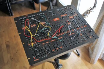 Behringer 2600 : B2600_2tof 14 unlit.JPG Behringer 2600 : B2600_2tof 14 unlit.JPG