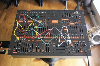 Behringer 2600 : B2600_2tof 11 unlit.JPG Behringer 2600 : B2600_2tof 11 unlit.JPG