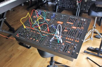 Behringer 2600 : B2600_2tof 02.JPG Behringer 2600 : B2600_2tof 02.JPG