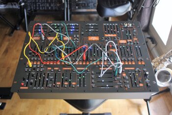 Behringer 2600 : B2600_2tof 01.JPG Behringer 2600 : B2600_2tof 01.JPG