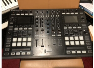 Native Instruments Traktor Kontrol S8 (99755)