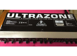 Behringer Ultrazone ZMX8210 (54124)