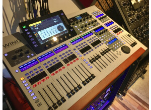 Behringer Wing (5815)