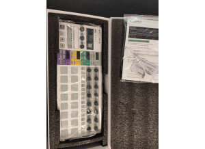Arturia BeatStep Pro (12377)