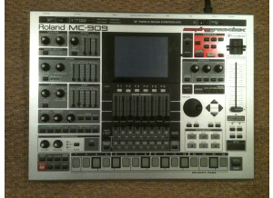 Roland MC-909 Sampling Groovebox (68261)