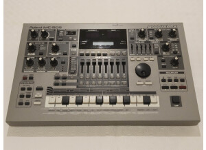 Roland MC-505 (2475)
