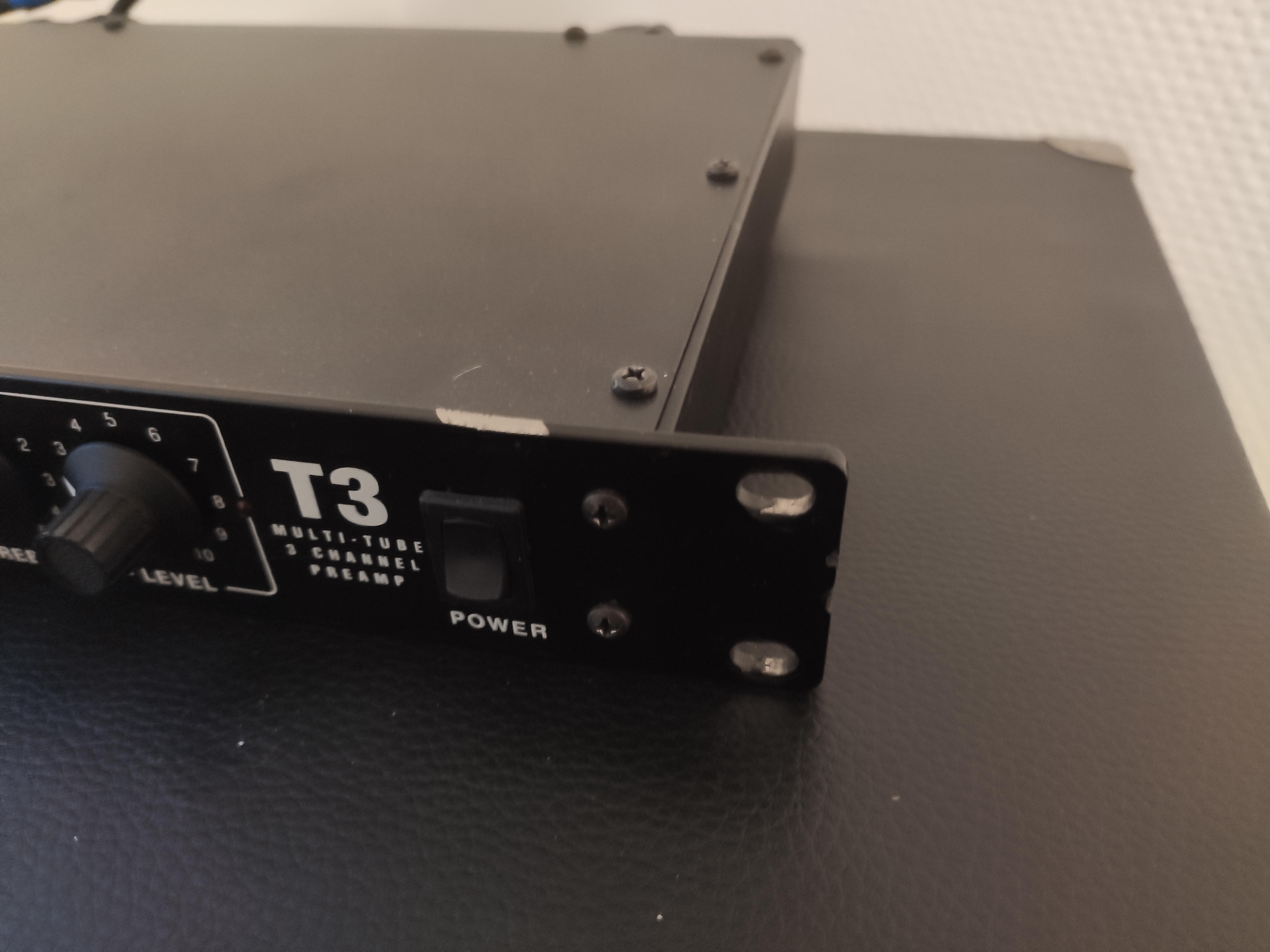 【美品】Digitech hafler T3 プリアンプ 3チャンネル ペダル付 美品】Digitech hafler T3 プリアンプ 3チャンネル ペダル付