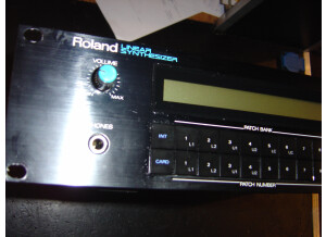 Roland D-550 (38313)