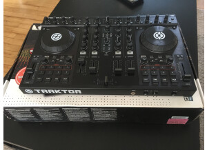 Native Instruments Traktor Kontrol S4 (97393)