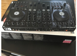 Native Instruments Traktor Kontrol S4 (63639)