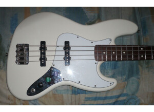 Fender Standard Series - Jazz Bass