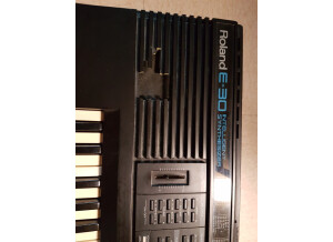 Roland E30 (24523)