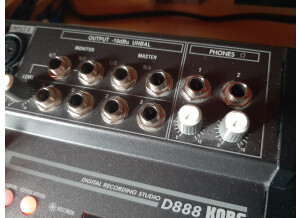 Korg d888  11