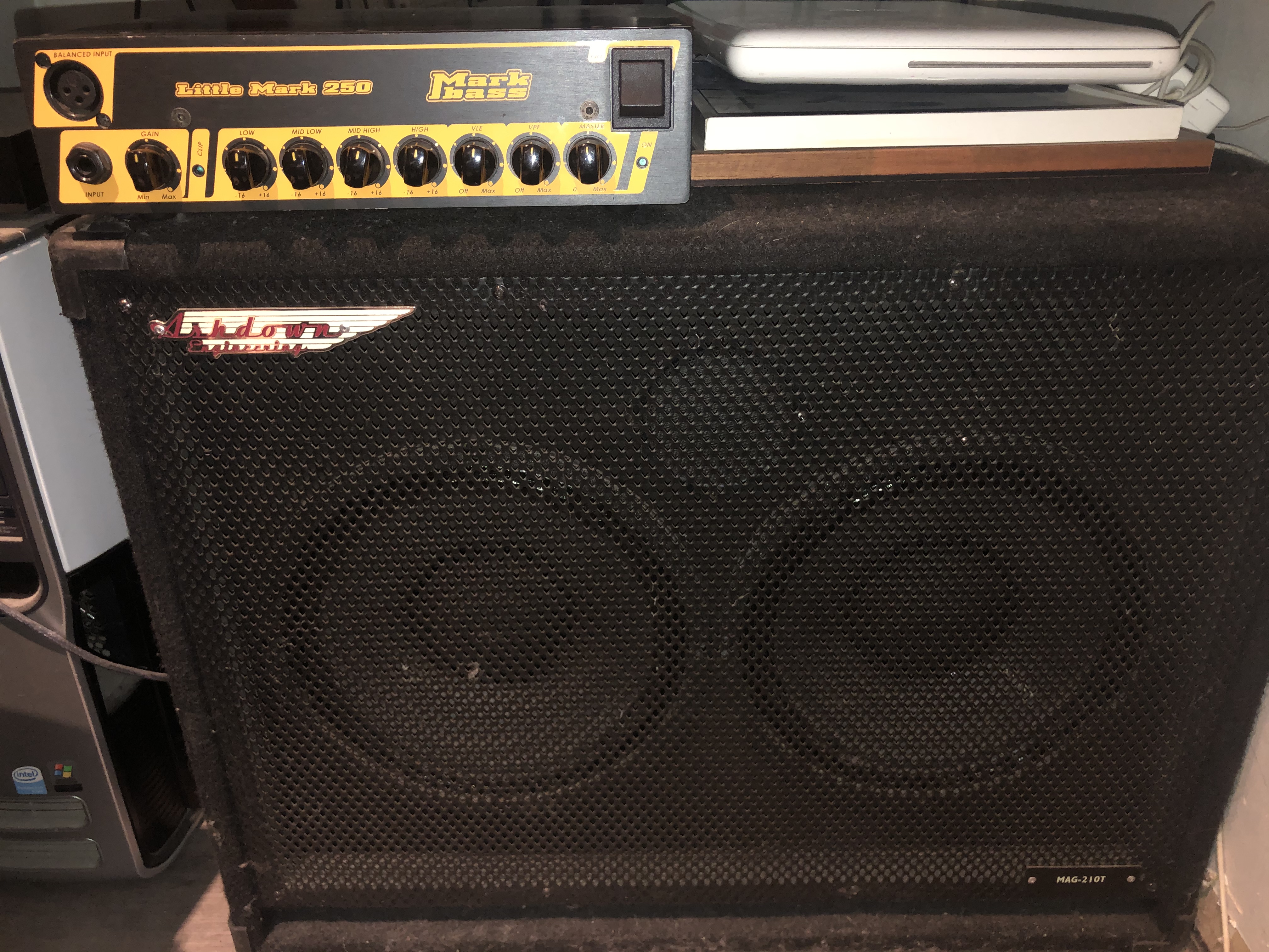 Vends baffle Ashdown MAG 210t