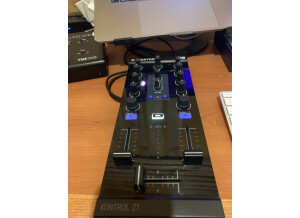 Native Instruments Traktor Kontrol Z1 (41215)