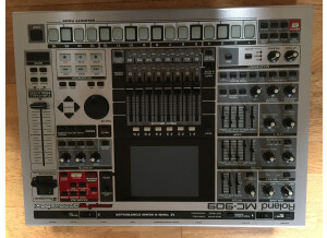 Roland MC-909 Sampling Groovebox (51511)