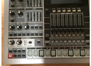 Roland MC-909 Sampling Groovebox (75434)