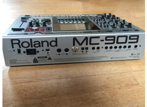 Roland MC-909 Sampling Groovebox (52530)